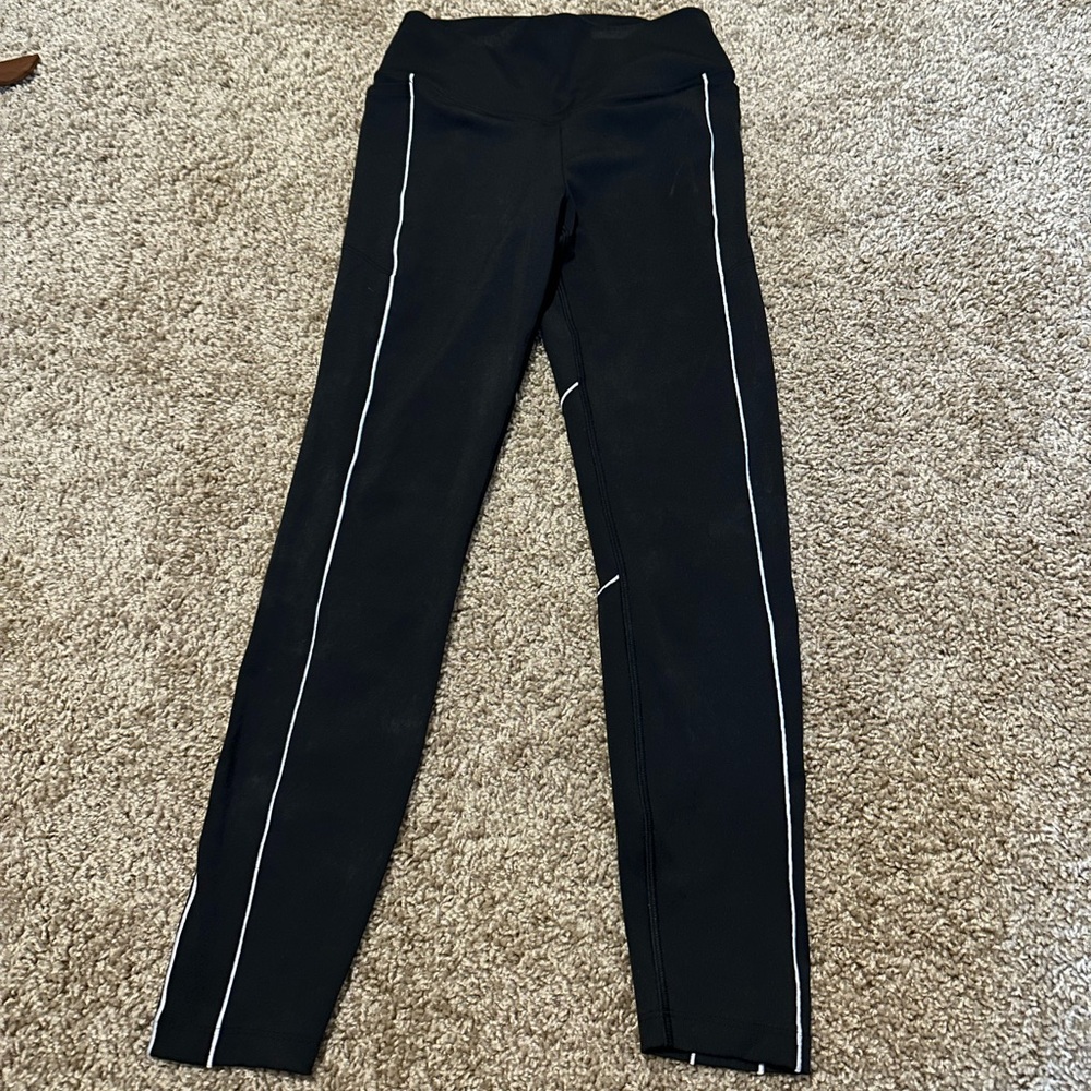 VS PINK Active workout legging with stripe piping on legs